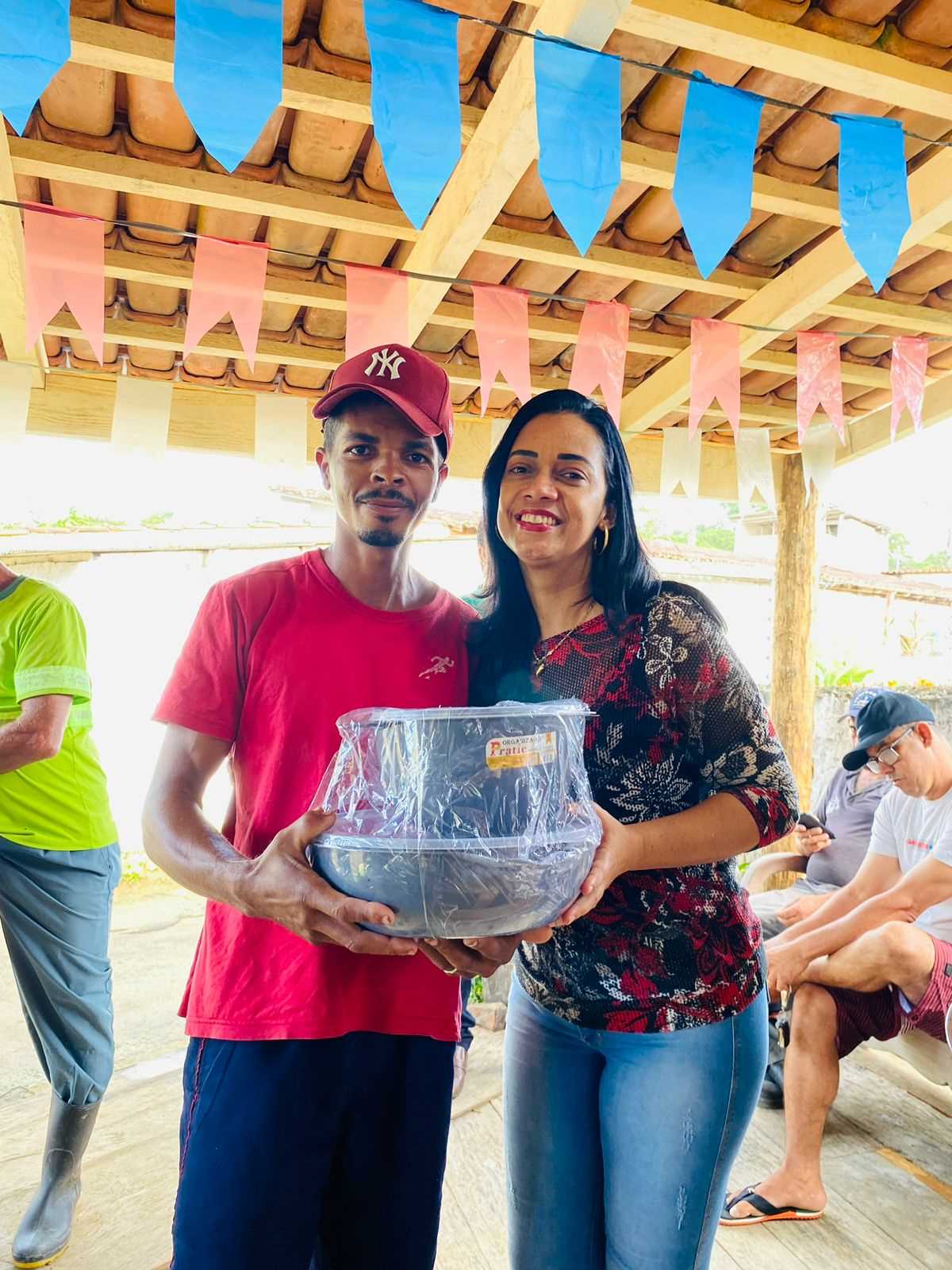 Camacã: Respeito e admiração; Prefeitura comemora o Dia do Gari com café da manhã